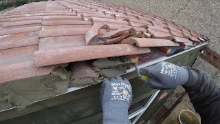 Cementing the verges to complete a tiled roof The old boy method [upl. by Repohtsirhc]