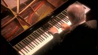 Beethoven  Piano Sonata No 5 in C minor  Daniel Barenboim [upl. by Nanfa225]