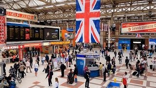 A Walk Through The London Victoria Station London England [upl. by Harmonia620]