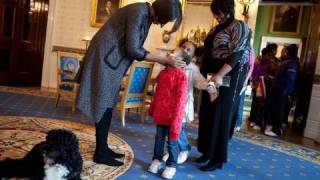 Raw Video The First Lady Surprises Tour Visitors [upl. by Sybilla]