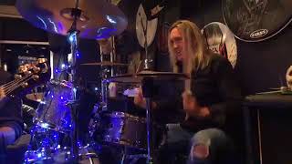 Nicko McBrain Hallowed be Thy Name drum cam Rock n roll Ribs 2017 [upl. by Ecienahs]