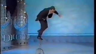 ✅Frank Olivier Comedy Juggler 1988 [upl. by Sualakcin]